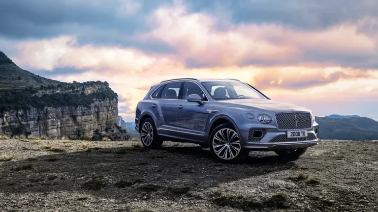 The Engineering of Long-Distance Travel: Evaluating Full-Size SUVs for Passenger Comfort