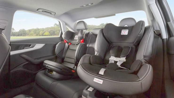 A Comprehensive Guide to Family Transport Logistics: Securing Premium Vehicles with Child Safety Restraints